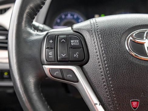 Used 2020 Toyota Sienna Limited image 29