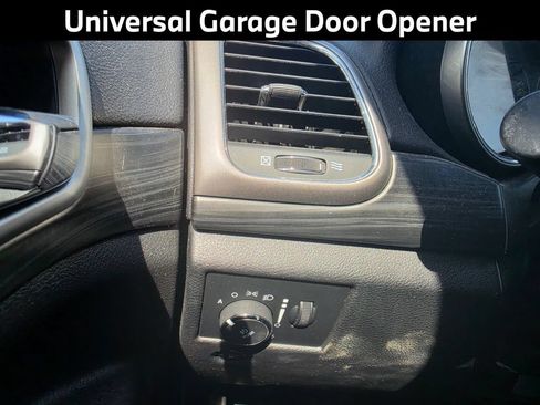 Used 2020 Jeep Grand Cherokee Altitude AWD/4WD image 16