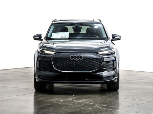 New 2025 Audi Q6 e-tron Premium image 2