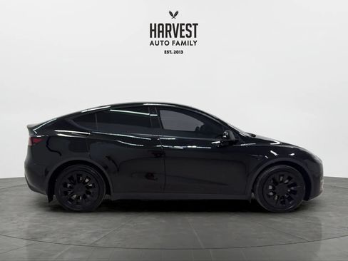 Used 2022 Tesla Model Y Long Range AWD/4WD image 8