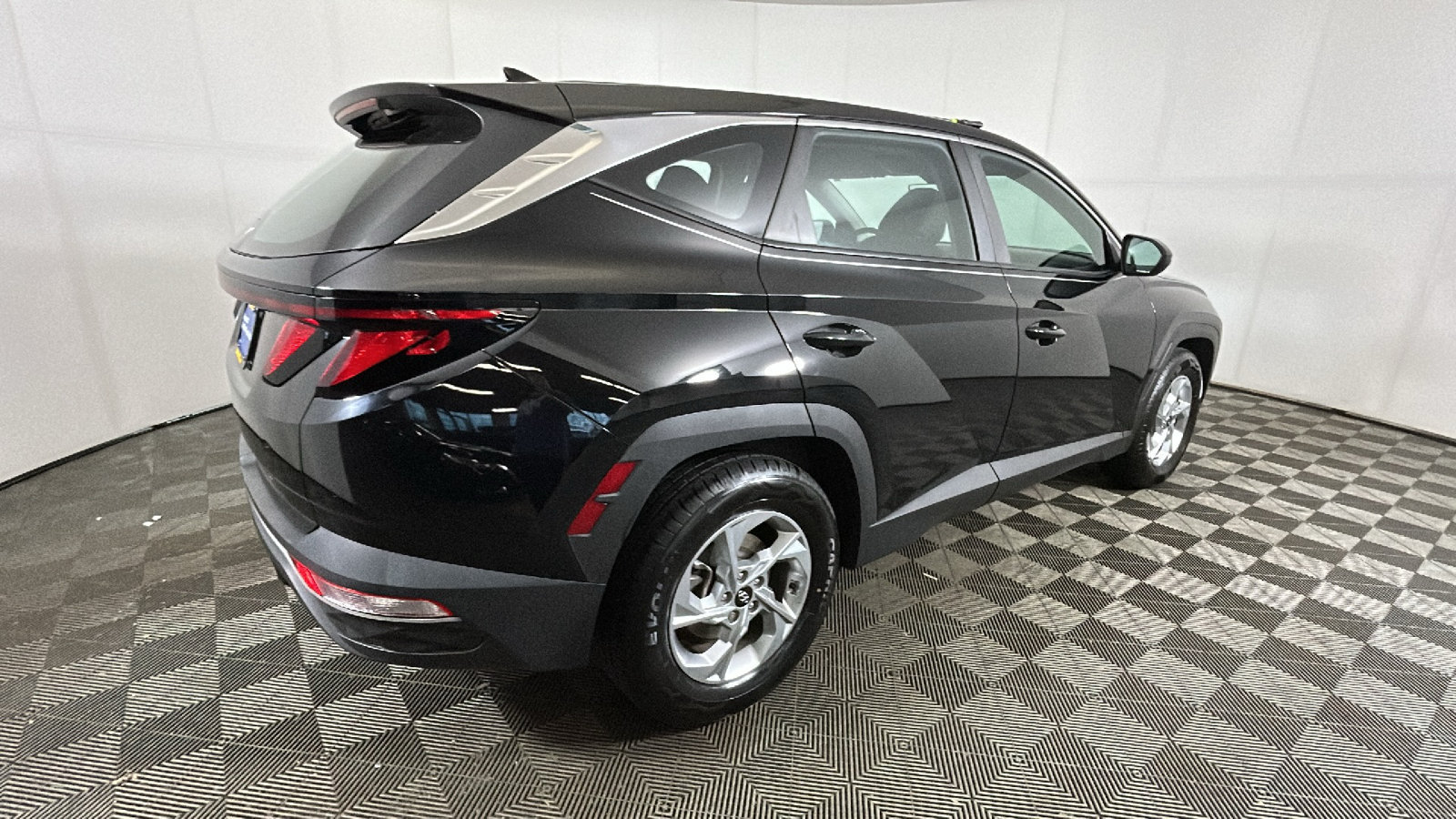 Certified 2024 Hyundai Tucson SE FWD image 3