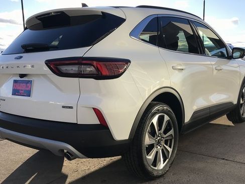 Used 2024 Ford Escape Platinum image 22