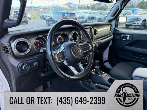 Used 2023 Jeep Wrangler Unlimited Sahara w/ Cold Weather Group AWD/4WD image 15