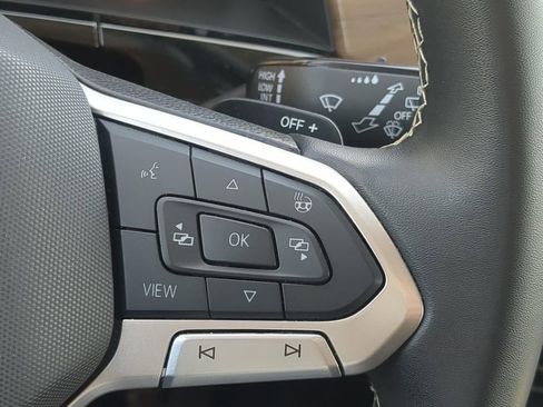 Used 2024 Volkswagen Atlas SE image 24