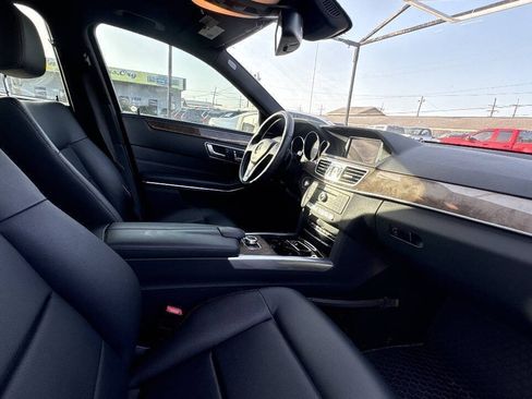 Used 2016 Mercedes-Benz E 350 4MATIC Sedan image 3