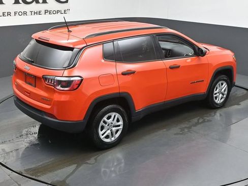 Used 2018 Jeep Compass Sport w/ Cold Weather Group AWD/4WD image 40