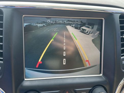 Used 2015 Jeep Grand Cherokee Overland AWD/4WD image 23