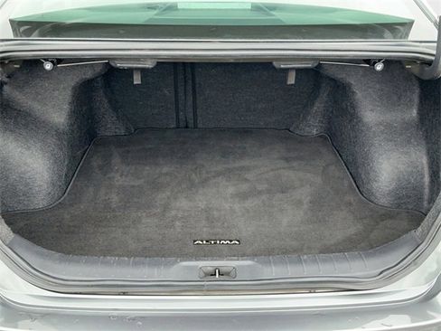 Used 2024 Nissan Altima 2.5 SV image 15