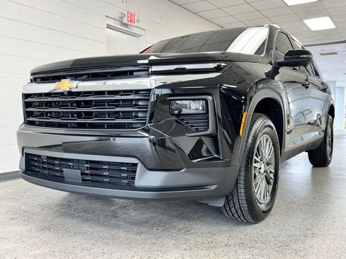 Used 2024 Chevrolet Traverse LS FWD image 21