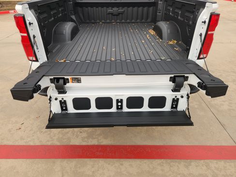 New 2026 Chevrolet Silverado 2500 ZR2 image 33