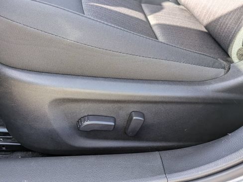 Used 2025 Nissan Altima 2.5 SV FWD image 8