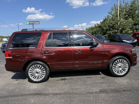 Used 2016 Lincoln Navigator Reserve AWD/4WD image 6