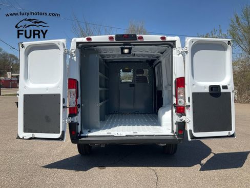Used 2025 RAM ProMaster 2500 w/ Convenience Group FWD image 32