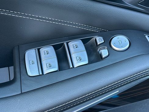 Used 2025 BMW X7 xDrive40i w/ Parking Assistance Package image 13