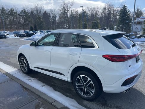 Used 2025 Audi Q5 Premium w/ Convenience Package image 42