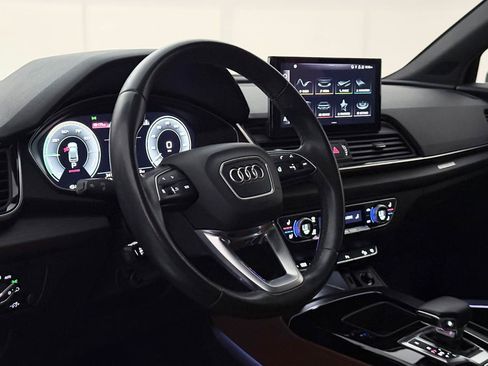 Used 2023 Audi Q5 e Premium Plus w/ Premium Plus Package AWD/4WD image 19
