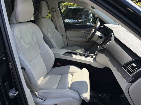 Certified 2024 Volvo XC90 T8 Ultimate w/ Protection Package Premier AWD/4WD image 35
