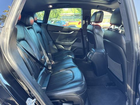 Used 2018 Maserati Levante AWD/4WD image 22