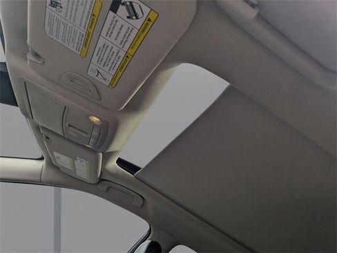 Used 2018 Nissan Rogue SL w/ Premium Package image 20