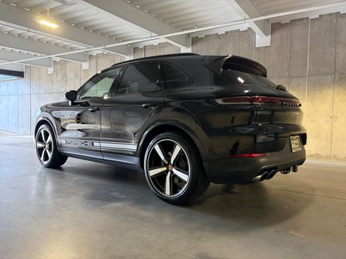 Certified 2026 Porsche Cayenne AWD/4WD image 3