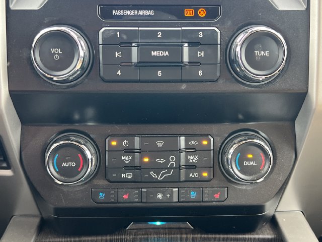 Used 2021 Ford F350 Lariat w/ Lariat Value Package AWD/4WD image 32