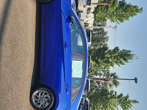 Used 2024 Hyundai Elantra SEL FWD image 2