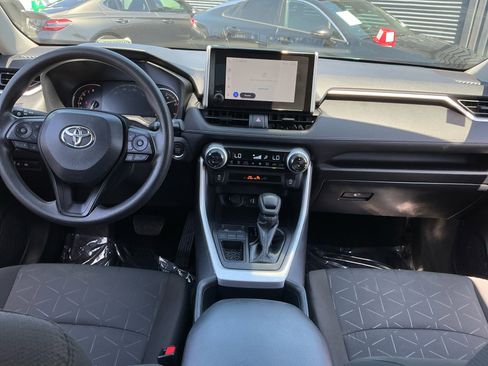 Used 2025 Toyota RAV4 XLE image 16