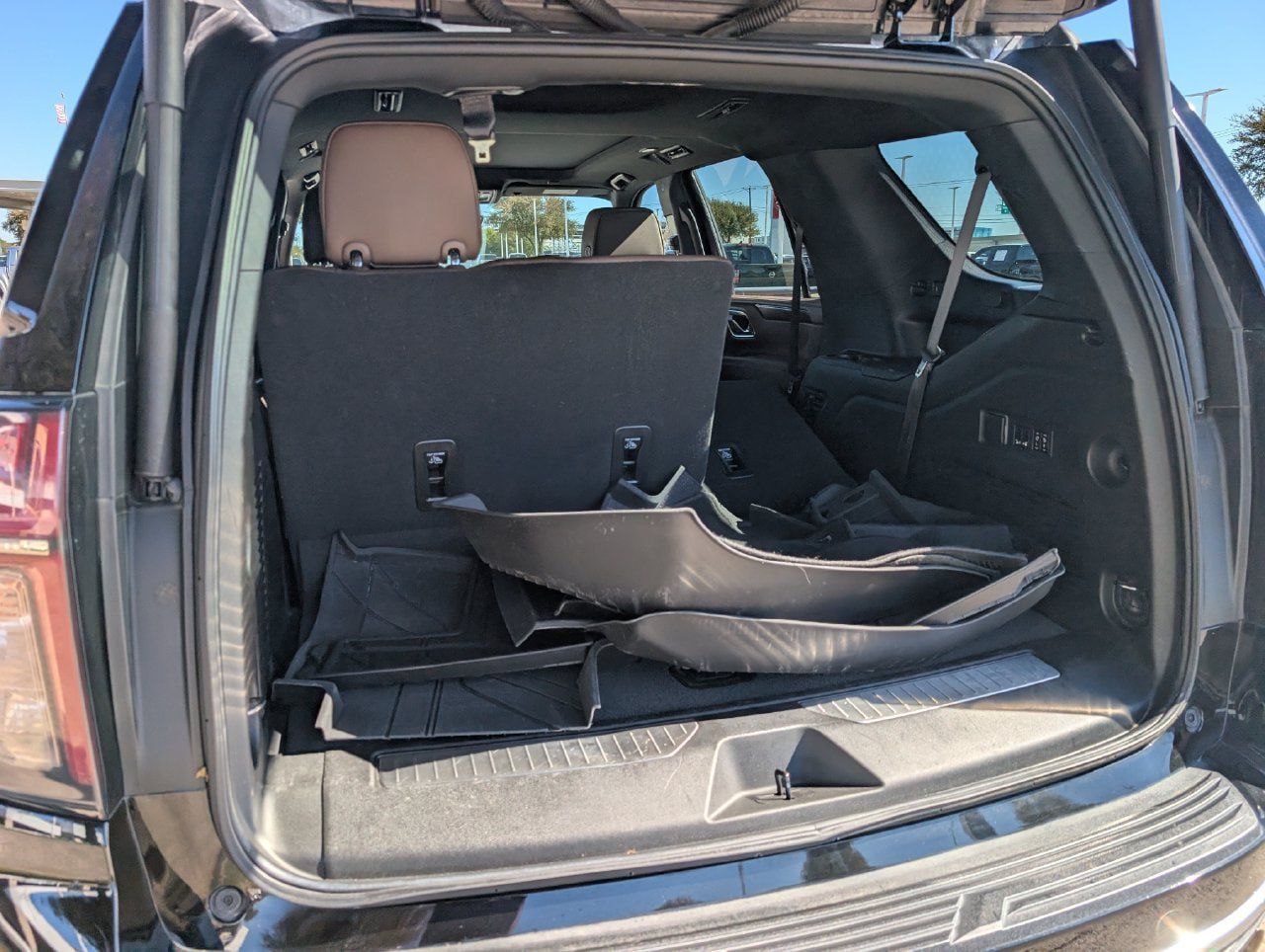 Used 2023 Chevrolet Tahoe High Country AWD/4WD image 27