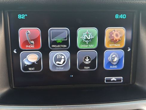 Used 2017 GMC Yukon XL SLT AWD/4WD image 7