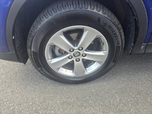 Used 2015 Toyota RAV4 XLE AWD/4WD image 8