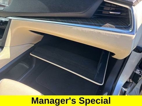 Used 2019 Cadillac XT5 FWD image 40
