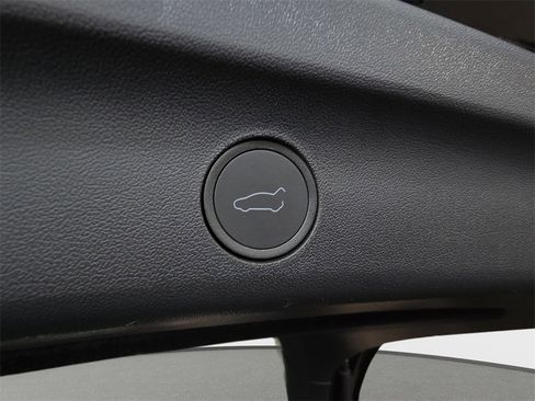 Used 2023 Tesla Model Y Long Range image 28