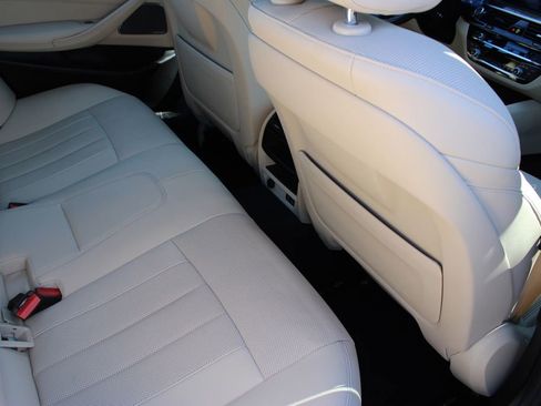 Used 2023 BMW 530i xDrive 530i xDrive w/ Premium Package image 48