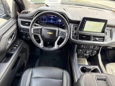 Used 2023 Chevrolet Suburban LT RWD image 18