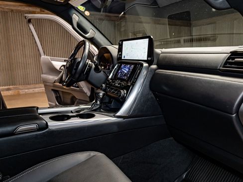 Used 2022 Lexus LX 600 F Sport w/ Accessory Package (Z1) image 17