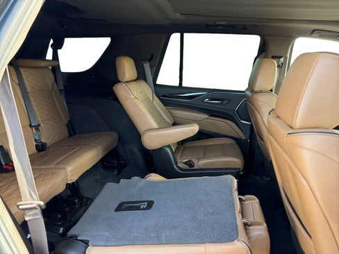 Used 2021 Cadillac Escalade Sport w/ Heavy-Duty Trailer Package AWD/4WD image 18