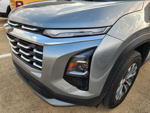 Used 2026 Chevrolet Equinox LT FWD image 8