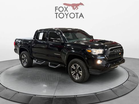 Used 2018 Toyota Tacoma TRD Sport AWD/4WD image 8