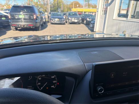 Used 2023 Honda HR-V LX image 22