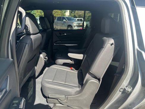 Used 2026 Chevrolet Traverse LT w/ Midnight/Sport Edition AWD/4WD image 25