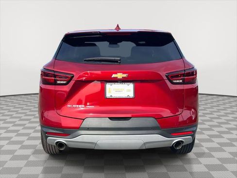 Used 2025 Chevrolet Blazer LT w/ Driver Confidence Package image 6