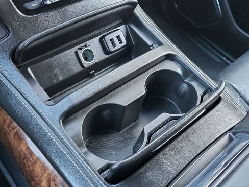 Used 2020 Chevrolet Suburban Premier w/ RST 6.2L Performance Edition image 29