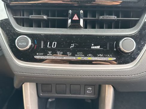 Certified 2024 Toyota Corolla Cross AWD Hybrid w/ Moonroof Package image 27