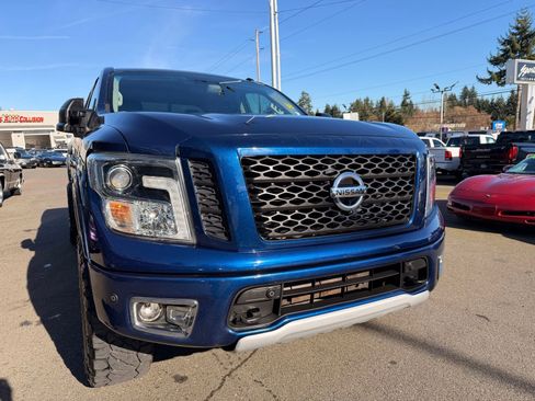 Used 2018 Nissan Titan PRO-4X w/ Pro-4x Convenience Package image 2