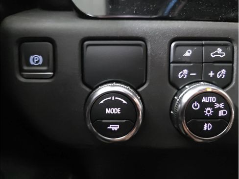 Used 2024 GMC Sierra 1500 SLT image 28