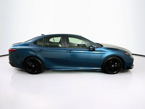 Used 2025 Toyota Camry SE FWD image 10