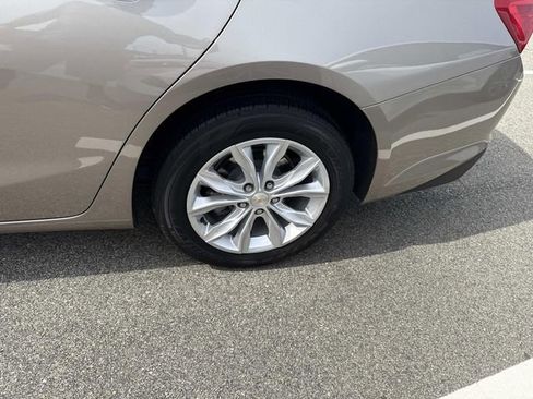 Used 2025 Chevrolet Malibu LT image 14