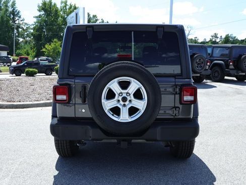 Used 2020 Jeep Wrangler Sport AWD/4WD image 6