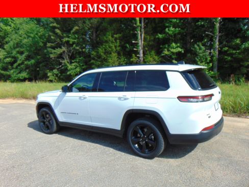 Certified 2024 Jeep Grand Cherokee L Limited w/ Black Appearance Package AWD/4WD image 7
