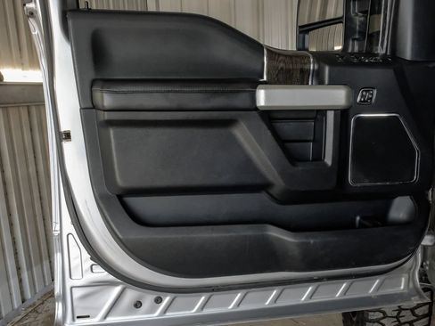 Used 2020 Ford F250 Lariat w/ Lariat Ultimate Package AWD/4WD image 42